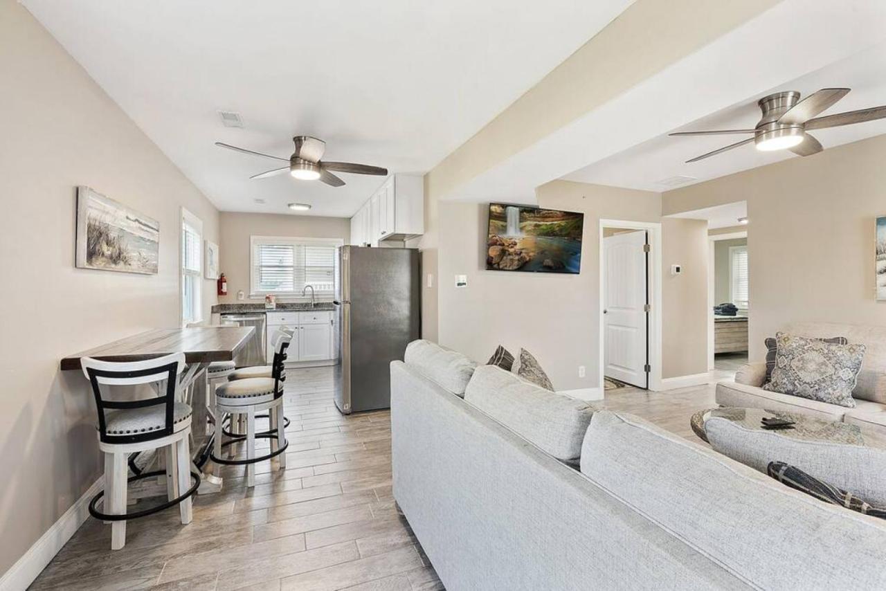 בריגנטין Spectacular 3 Bedroom Condo One Block To The Beach מראה חיצוני תמונה